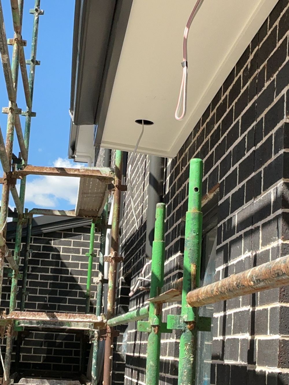 Eaves lining recorded as not level at fixing stage, Cobbitty